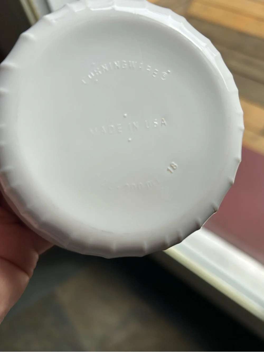 Corningware #F-16-B French White 24oz 500ml Round & (4)French White 7oz Rounds.